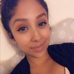 Meet your Posher, Yanira